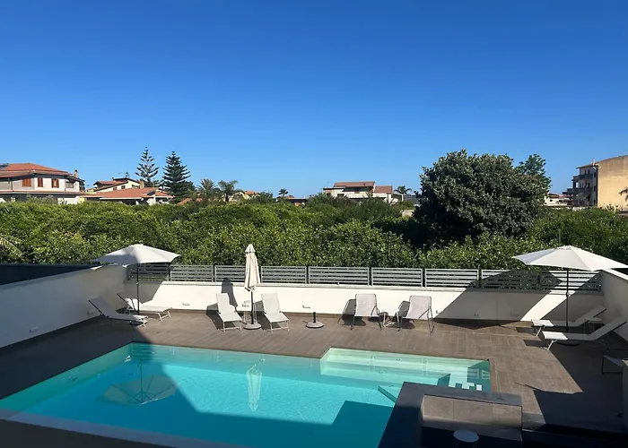 Aparthotel La BriSa Capo dʼOrlando